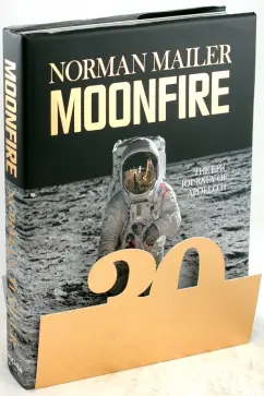 Обложка книги GOLD Moonfire. The Epic Journey of Apollo 11, Mailer Norman